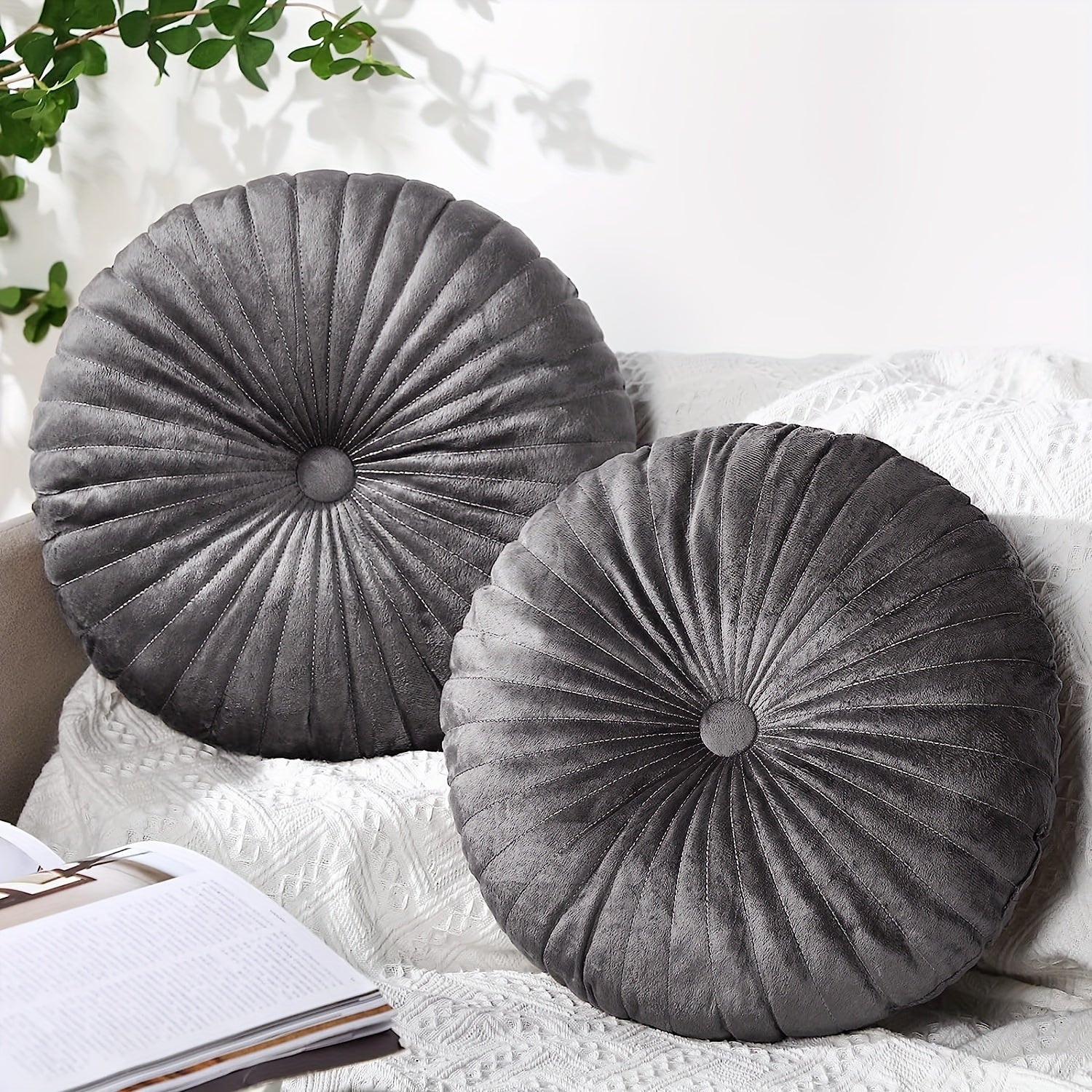 Coussin gris foncé