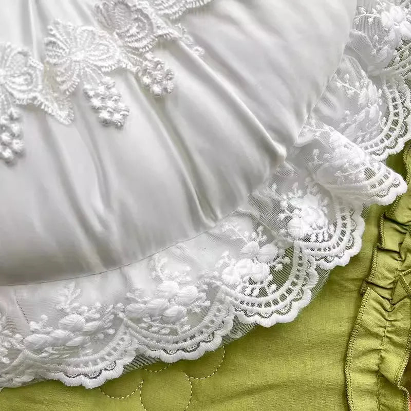 Coussin dentelle