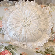 Coussin dentelle