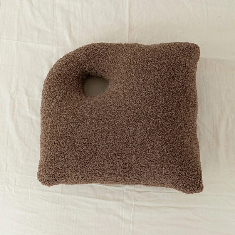 Coussin design pour canapé - brun clair