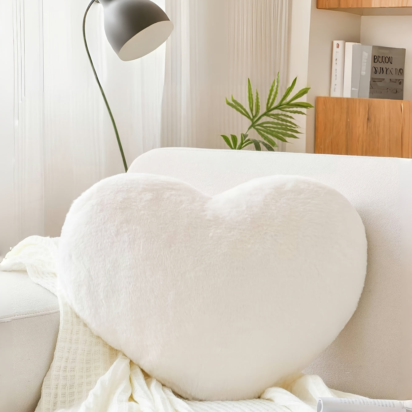 Coussin en forme de cœur - blanc / 33cm